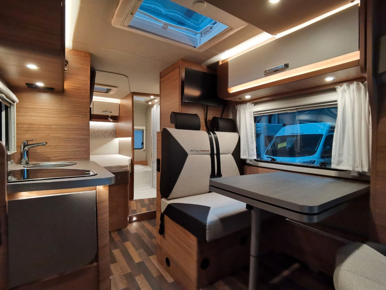 Semi-integrated motorhome Weinsberg CARACOMPACT 600 MF PEPPER / 140PS - 9G AUTOMATIK: picture 16 Semi-integrated motorhome Weinsberg CARACOMPACT 600 MF PEPPER / 140PS - 9G AUTOMATIK: picture 16