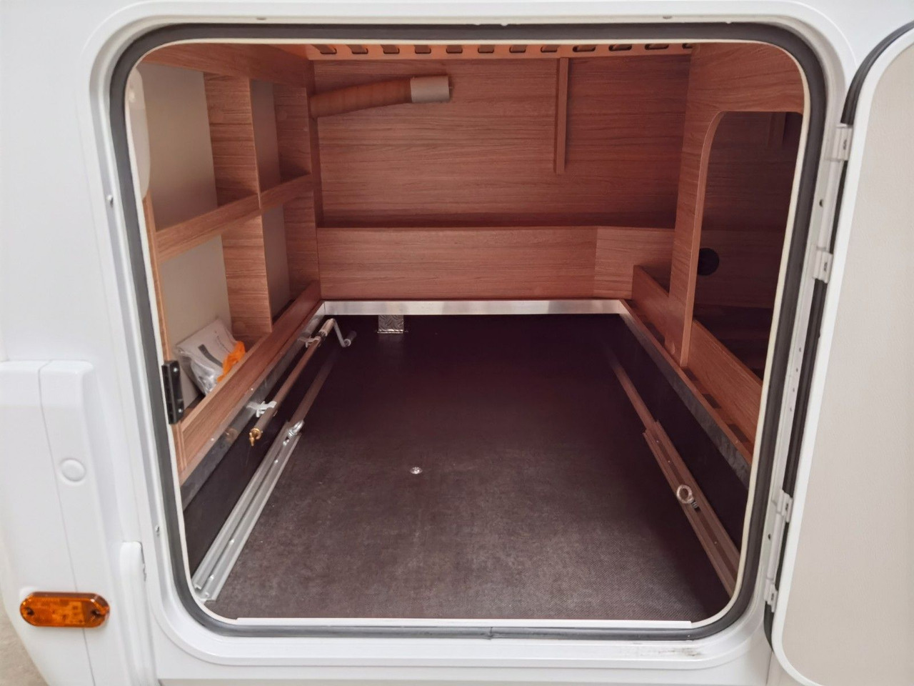 Semi-integrated motorhome Weinsberg CARACOMPACT 600 MF PEPPER / 140PS - 9G AUTOMATIK: picture 12 Semi-integrated motorhome Weinsberg CARACOMPACT 600 MF PEPPER / 140PS - 9G AUTOMATIK: picture 12