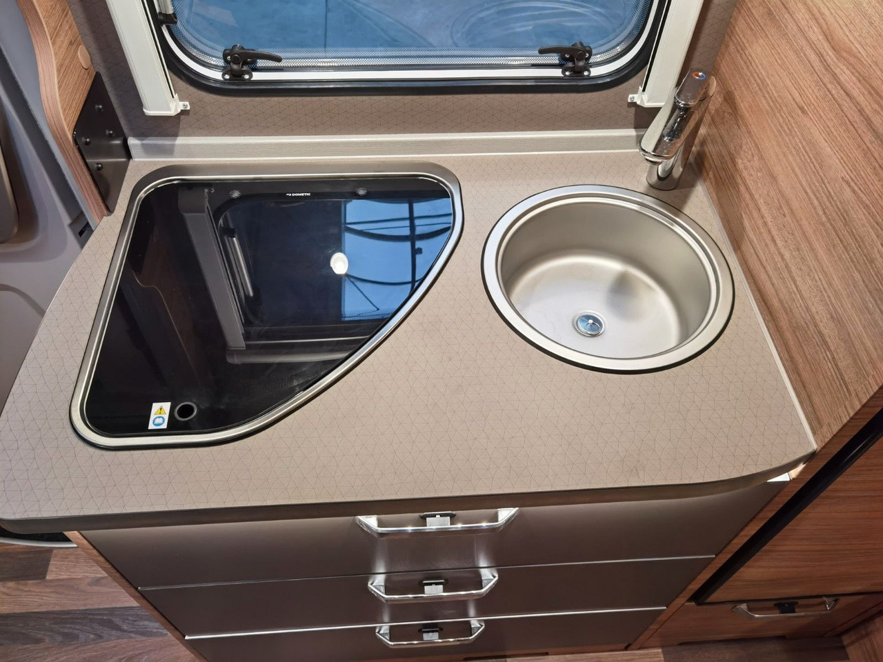 Semi-integrated motorhome Weinsberg CARACOMPACT 600 MF PEPPER / 140PS - 9G AUTOMATIK: picture 19 Semi-integrated motorhome Weinsberg CARACOMPACT 600 MF PEPPER / 140PS - 9G AUTOMATIK: picture 19