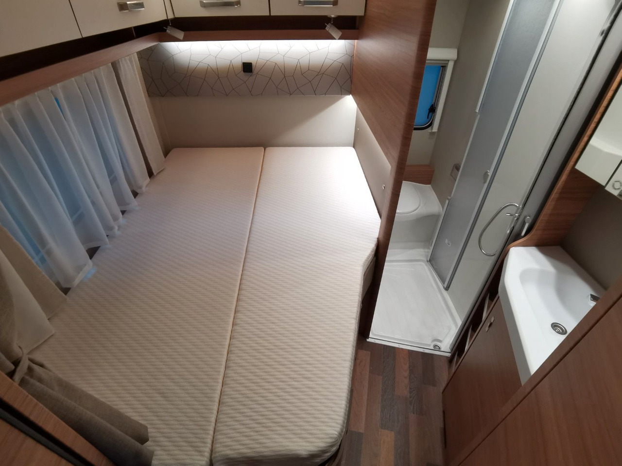 Semi-integrated motorhome Weinsberg CARACOMPACT 600 MF PEPPER / 140PS - 9G AUTOMATIK: picture 20 Semi-integrated motorhome Weinsberg CARACOMPACT 600 MF PEPPER / 140PS - 9G AUTOMATIK: picture 20