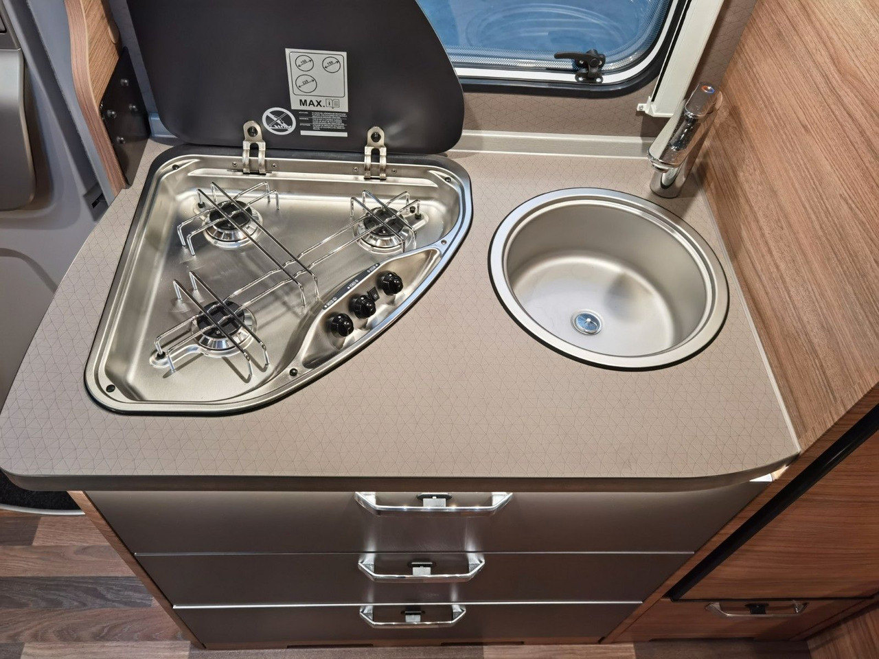 Semi-integrated motorhome Weinsberg CARACOMPACT 600 MF PEPPER / 140PS - 9G AUTOMATIK: picture 18 Semi-integrated motorhome Weinsberg CARACOMPACT 600 MF PEPPER / 140PS - 9G AUTOMATIK: picture 18