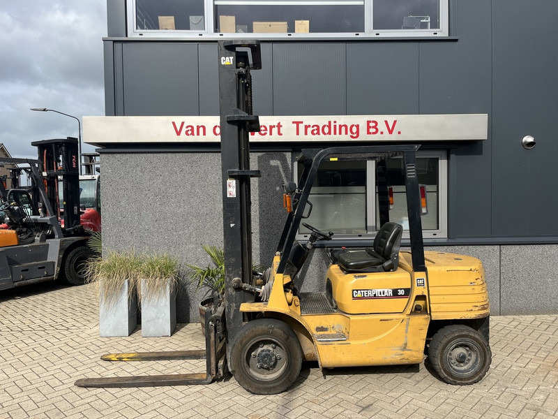 Caterpillar FD30 - Diesel forklift: picture 1 Caterpillar FD30 - Diesel forklift: picture 1