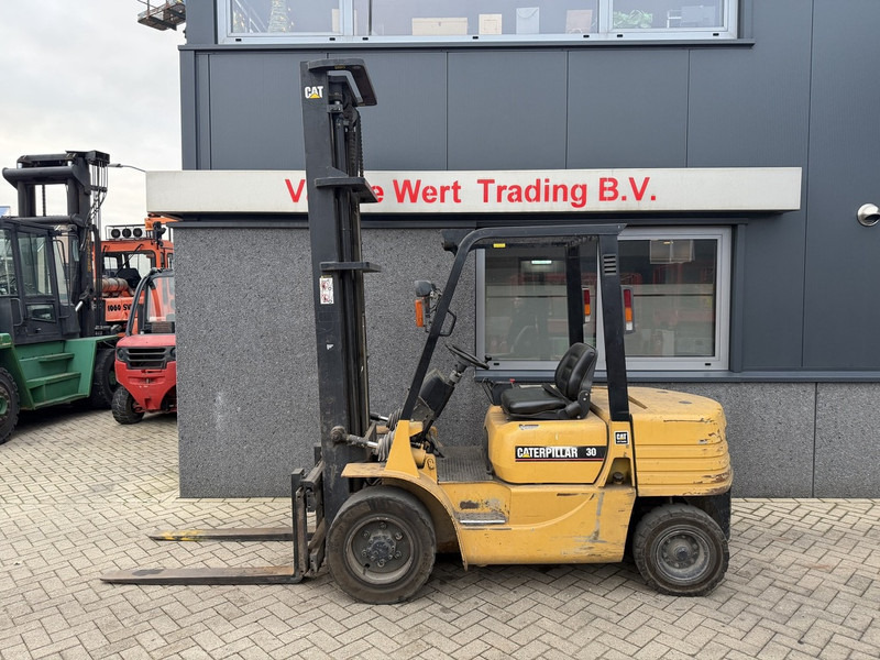 Caterpillar FD30 - Diesel forklift: picture 1 Caterpillar FD30 - Diesel forklift: picture 1