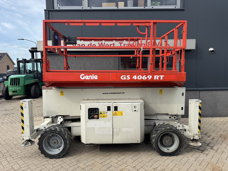 Genie GS 4069 RT Hoogwerker / Arbeitsbuhne 14mtr werkhoogte 4x4 Kubota DIESEL 2014 - Scissor lift: picture 1 Genie GS 4069 RT Hoogwerker / Arbeitsbuhne 14mtr werkhoogte 4x4 Kubota DIESEL 2014 - Scissor lift: picture 1