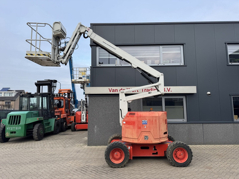 Genie Z-34/22 Knikarmhoogwerker 12.5M werkhoogte 4X4 Kubota Diesel 2013 TUV 6-2026 - Articulated boom: picture 5 Genie Z-34/22 Knikarmhoogwerker 12.5M werkhoogte 4X4 Kubota Diesel 2013 TUV 6-2026 - Articulated boom: picture 5