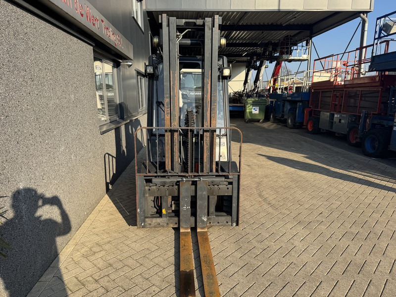 Linde H 35 D heftruck LINDE triplo550 freelift sideshift 2007 VW DIESEL - Diesel forklift: picture 4 Linde H 35 D heftruck LINDE triplo550 freelift sideshift 2007 VW DIESEL - Diesel forklift: picture 4