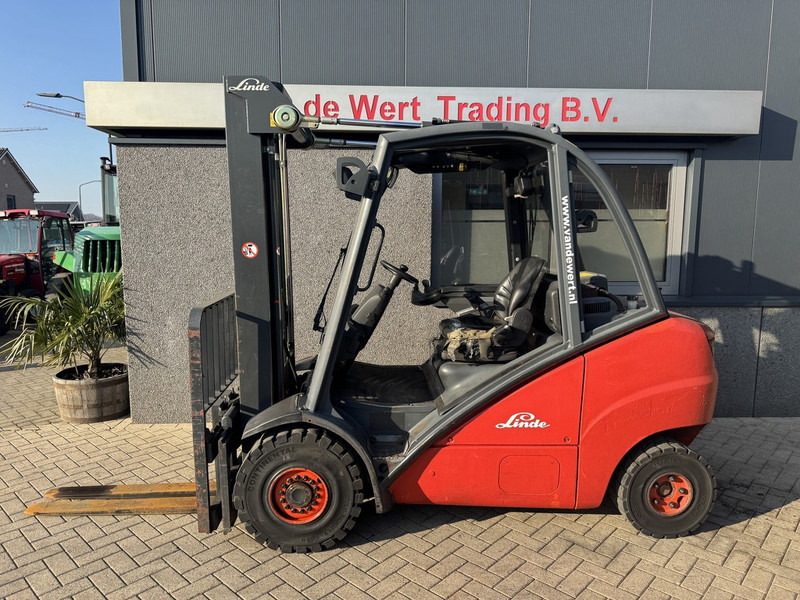 Linde H 35 D heftruck LINDE triplo550 freelift sideshift 2007 VW DIESEL - Diesel forklift: picture 1 Linde H 35 D heftruck LINDE triplo550 freelift sideshift 2007 VW DIESEL - Diesel forklift: picture 1