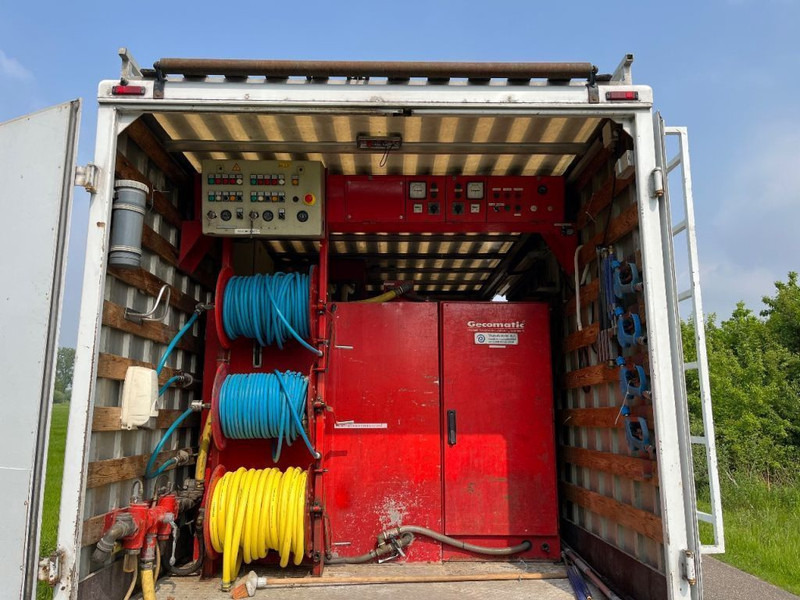 Mercedes-Benz Atego 816 bakwagen 2x hogedruk heet water pompen WATERKRACHT FOCS DIESEL 2008 - Box truck: picture 3 Mercedes-Benz Atego 816 bakwagen 2x hogedruk heet water pompen WATERKRACHT FOCS DIESEL 2008 - Box truck: picture 3