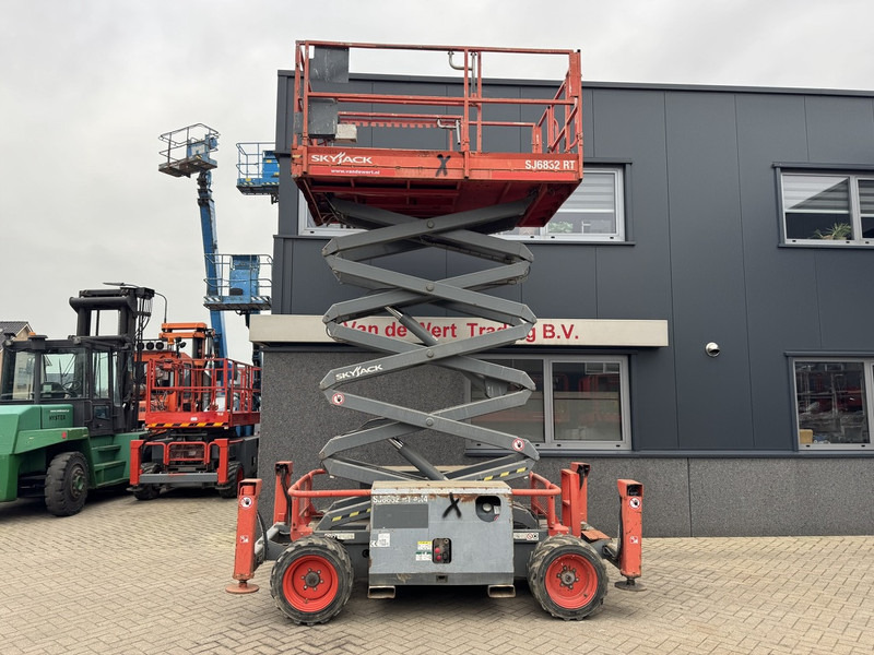 Skyjack SJ 6832RT Schaarhoogwerker / Scissor / Arbeitsbuhne 2015 4X4 Kubota Diesel 12M Werkhoogte - Scissor lift: picture 5 Skyjack SJ 6832RT Schaarhoogwerker / Scissor / Arbeitsbuhne 2015 4X4 Kubota Diesel 12M Werkhoogte - Scissor lift: picture 5