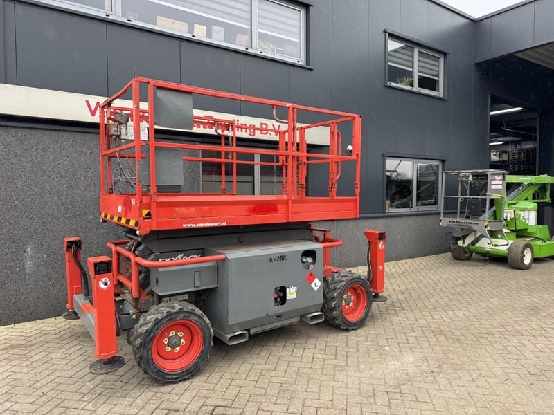 Skyjack SJ 6832RT Schaarhoogwerker / Scissor / Arbeitsbuhne 2016 4X4 Kubota Diesel 12M Werkhoogte - Scissor lift: picture 2 Skyjack SJ 6832RT Schaarhoogwerker / Scissor / Arbeitsbuhne 2016 4X4 Kubota Diesel 12M Werkhoogte - Scissor lift: picture 2