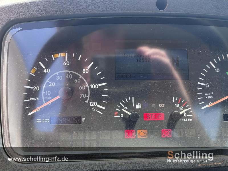 Leasing of Mercedes-Benz U500 Mercedes-Benz U500: picture 10