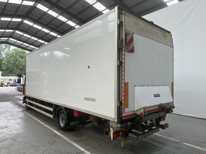 Renault D 12 220 / 264728 km - Refrigerator truck: picture 4 Renault D 12 220 / 264728 km - Refrigerator truck: picture 4