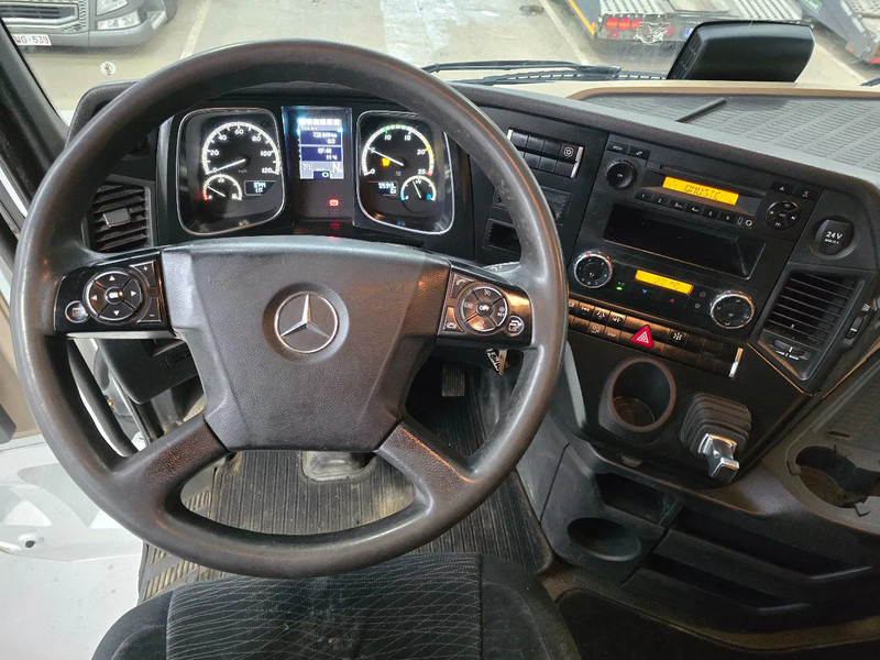Tractor unit Mercedes-Benz Actros 2143 / PTO / AIRCO/ 10 ton vooras: picture 10