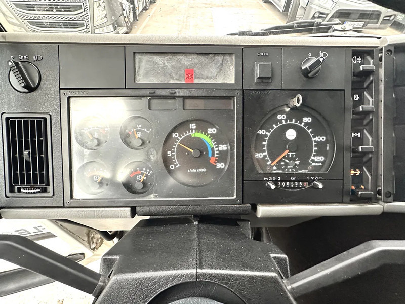 Crane truck Volvo FL 612 GRUE ATLAS / ATLAS KRAAN / ATLAS CRANE: picture 12