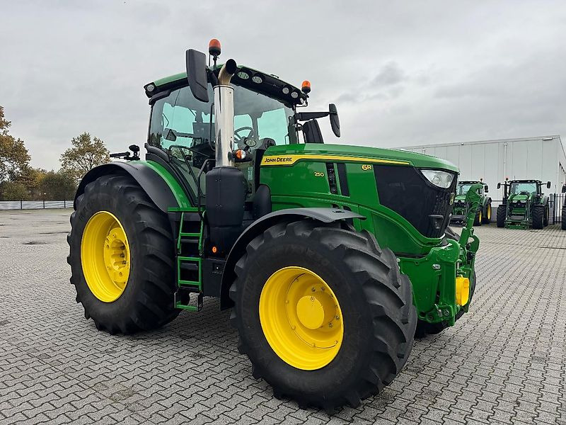 John Deere 6R250 AP 50KM COMMAN-PRO FH+FA G5-PLUS 2024 765 UUR!!! - Farm tractor: picture 3 John Deere 6R250 AP 50KM COMMAN-PRO FH+FA G5-PLUS 2024 765 UUR!!! - Farm tractor: picture 3