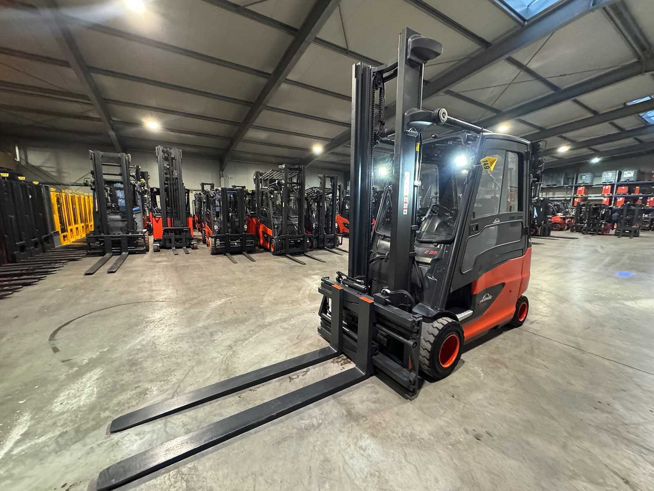 06/2023 SERVICE + UVV 11/2026 LINDE E35HL 3.500KG 3.+4. VALVE 180CM FORK ADJUSTER ELECTRIC FORKLIFT 8.839 HOURS - Forklift: picture 4 06/2023 SERVICE + UVV 11/2026 LINDE E35HL 3.500KG 3.+4. VALVE 180CM FORK ADJUSTER ELECTRIC FORKLIFT 8.839 HOURS - Forklift: picture 4