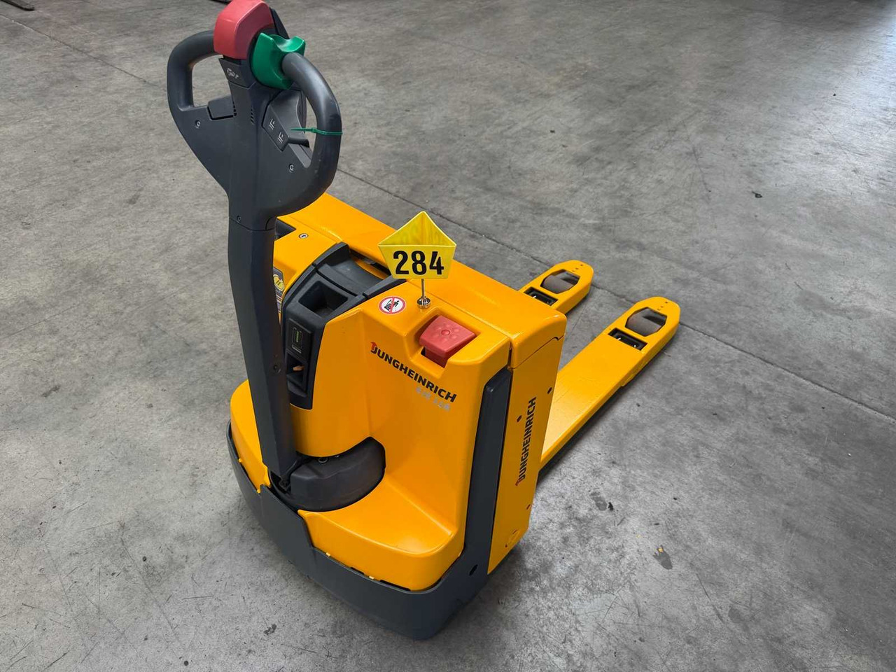 10/2024 SERVICE+UVV 10/2026 JUNGHEINRICH EJE116 1,600KG PALLET TRUCK ANT 2,198 HOURS - Forklift: picture 3 10/2024 SERVICE+UVV 10/2026 JUNGHEINRICH EJE116 1,600KG PALLET TRUCK ANT 2,198 HOURS - Forklift: picture 3