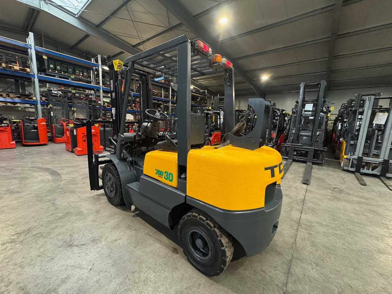 1992 SERVICE IN 415 HOURS TCM FG30N5 3,000KG GAS FORKLIFT FORKLIFT NISSAN ENGINE - Forklift: picture 5 1992 SERVICE IN 415 HOURS TCM FG30N5 3,000KG GAS FORKLIFT FORKLIFT NISSAN ENGINE - Forklift: picture 5