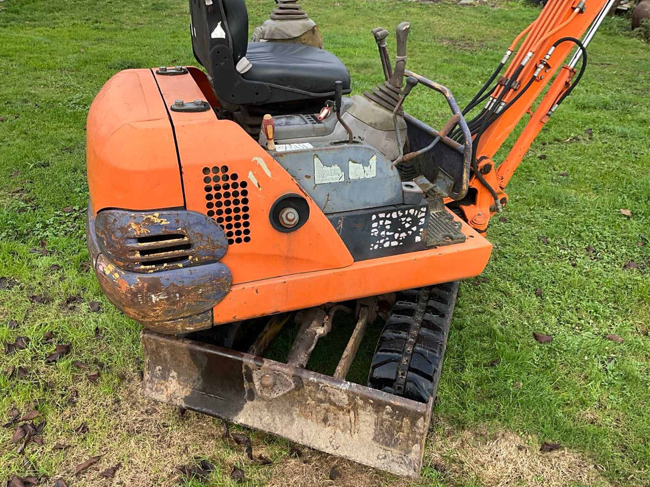 1994 HITACHI EX15 MINI EXCAVATOR - WORKING - NEW TRACKS - Mini excavator: picture 4 1994 HITACHI EX15 MINI EXCAVATOR - WORKING - NEW TRACKS - Mini excavator: picture 4
