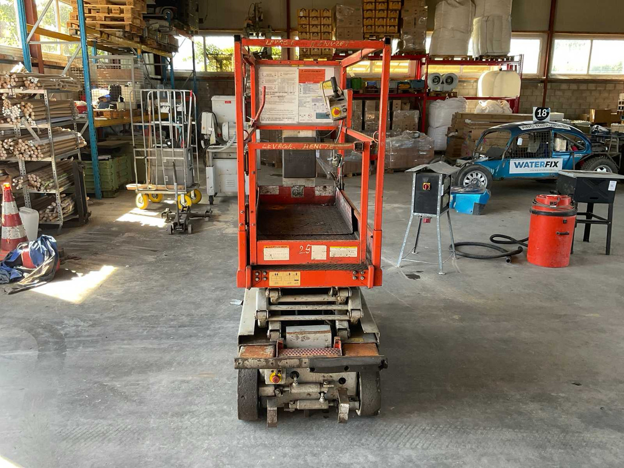 2002 SKYJACK SJ3 3015 AERIAL PLATFORM - Aerial platform: picture 2 2002 SKYJACK SJ3 3015 AERIAL PLATFORM - Aerial platform: picture 2