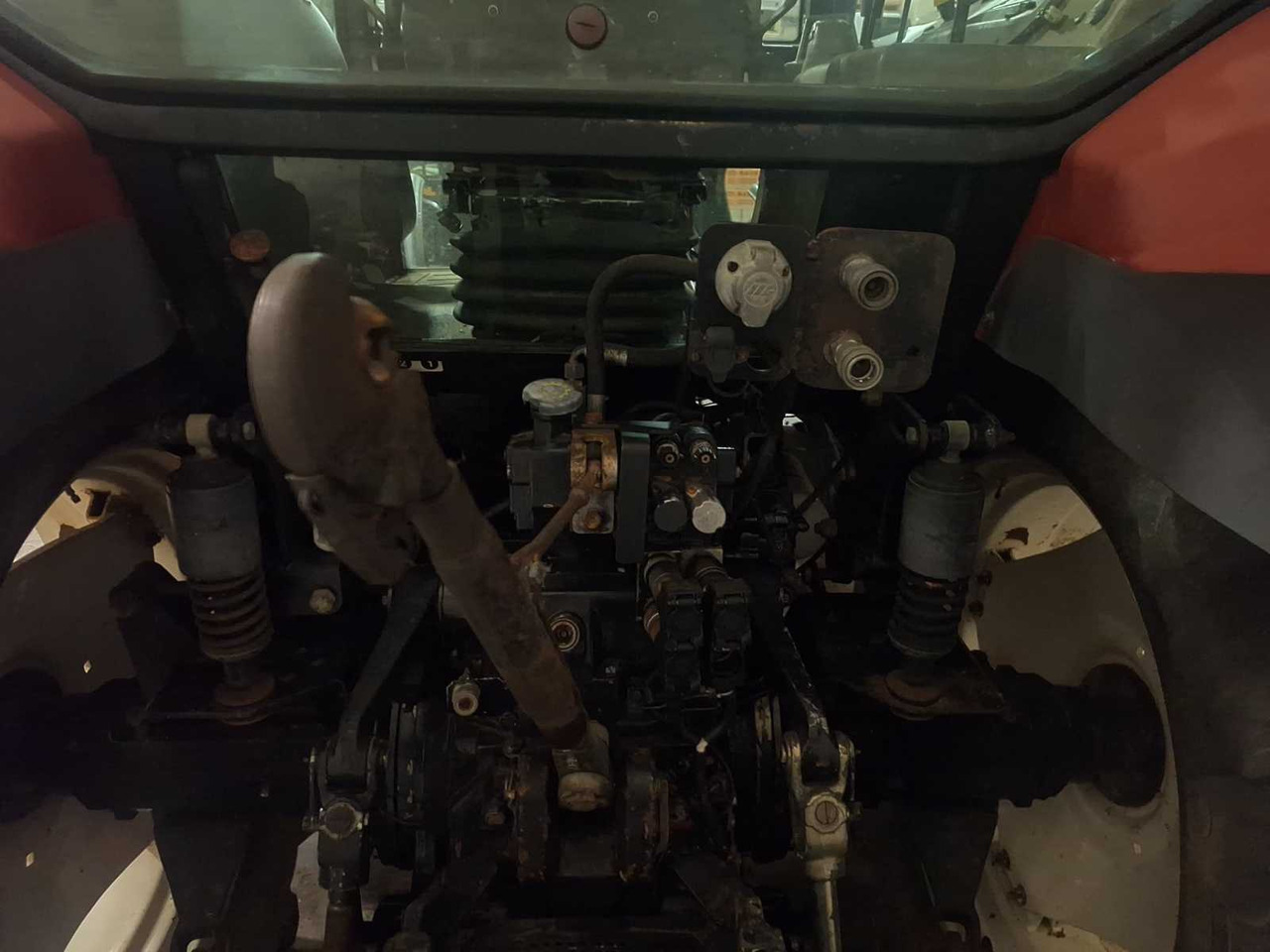 2003 CASE IH MXM 120 ALL-WHEEL DRIVE FARM TRACTOR - Farm tractor: picture 5 2003 CASE IH MXM 120 ALL-WHEEL DRIVE FARM TRACTOR - Farm tractor: picture 5