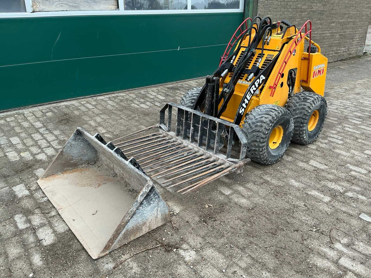 2003 SHERPA 100 SKID STEER LOADER - Compact track loader: picture 2 2003 SHERPA 100 SKID STEER LOADER - Compact track loader: picture 2