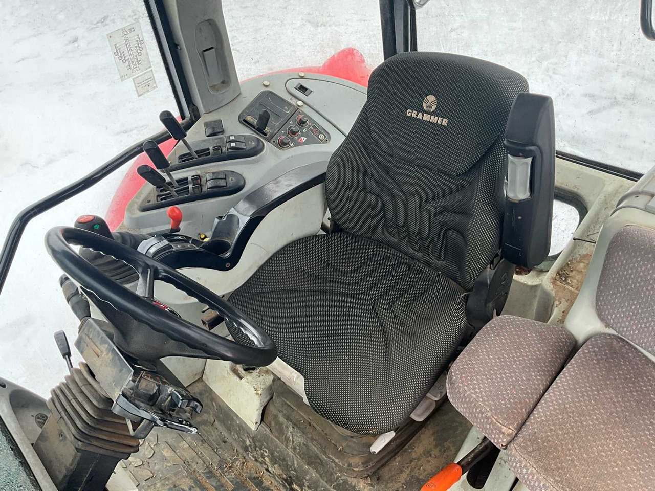 Farm tractor 2005 MASSEY FERGUSON 6475 DYNASHIFT TRACTOR: picture 16