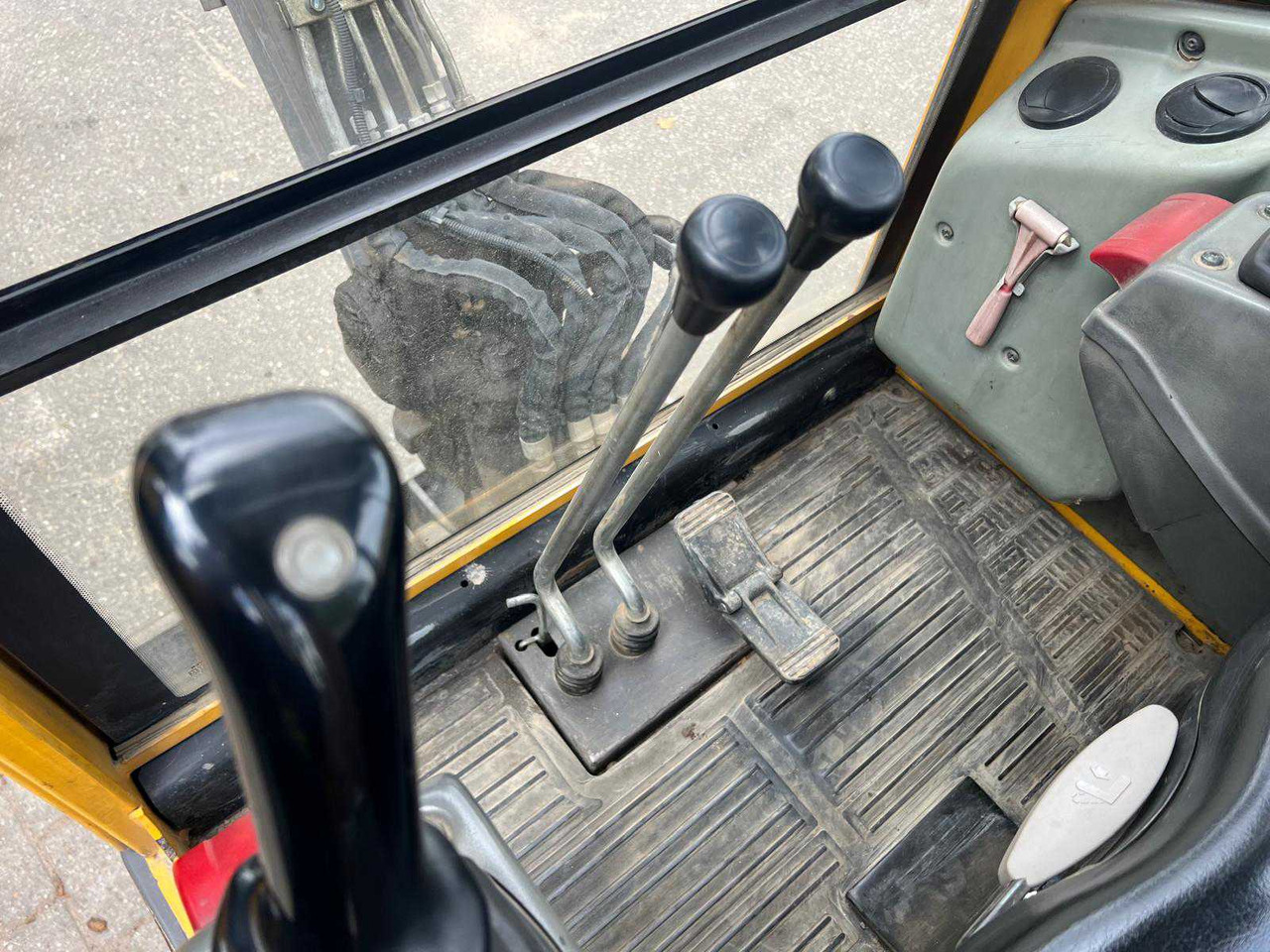 Mini excavator 2005 VOLVO EC15B XR MINI EXCAVATOR: picture 7