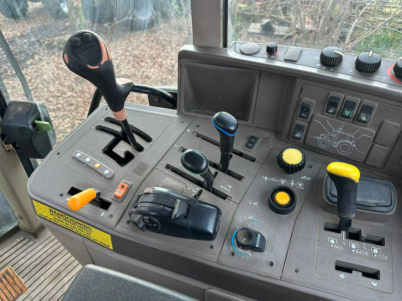 Farm tractor 2008 JOHN DEERE 6330 PQ ALL-WHEEL DRIVE FARM TRACTOR: picture 11