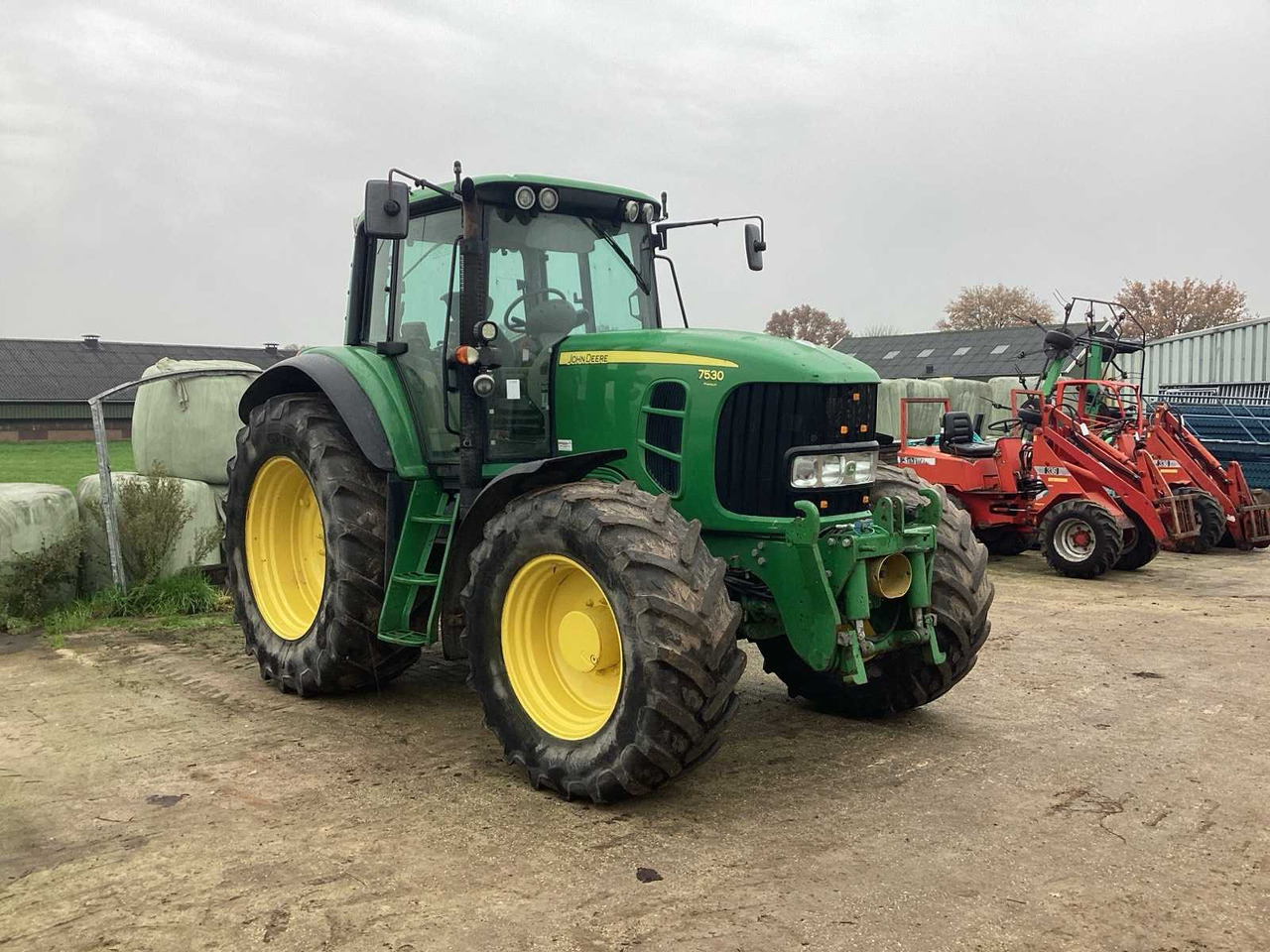 2008 JOHN DEERE 7530 PREMIUM FOUR WHEEL DRIVE FARM TRACTOR - Farm tractor: picture 2 2008 JOHN DEERE 7530 PREMIUM FOUR WHEEL DRIVE FARM TRACTOR - Farm tractor: picture 2