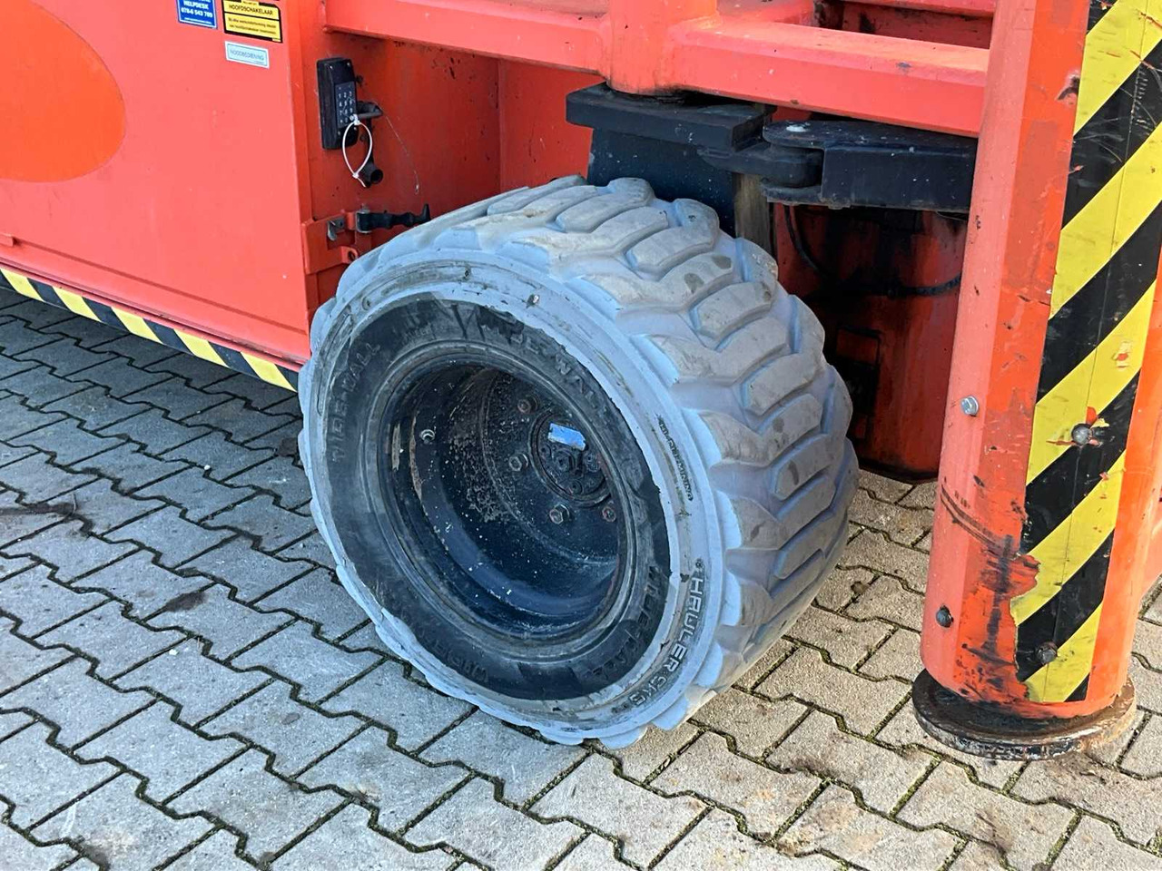 Aerial platform 2015 HOLLAND LIFT B195DL25G AERIAL PLATFORM: picture 35 Aerial platform 2015 HOLLAND LIFT B195DL25G AERIAL PLATFORM: picture 35