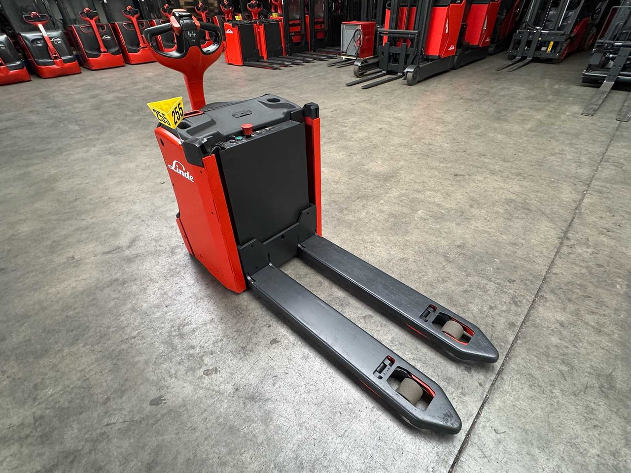 2016 LINDE T16L PALLET TRUCK ANT STACKER INITIAL STROKE 1,847 HOURS - Forklift: picture 5 2016 LINDE T16L PALLET TRUCK ANT STACKER INITIAL STROKE 1,847 HOURS - Forklift: picture 5