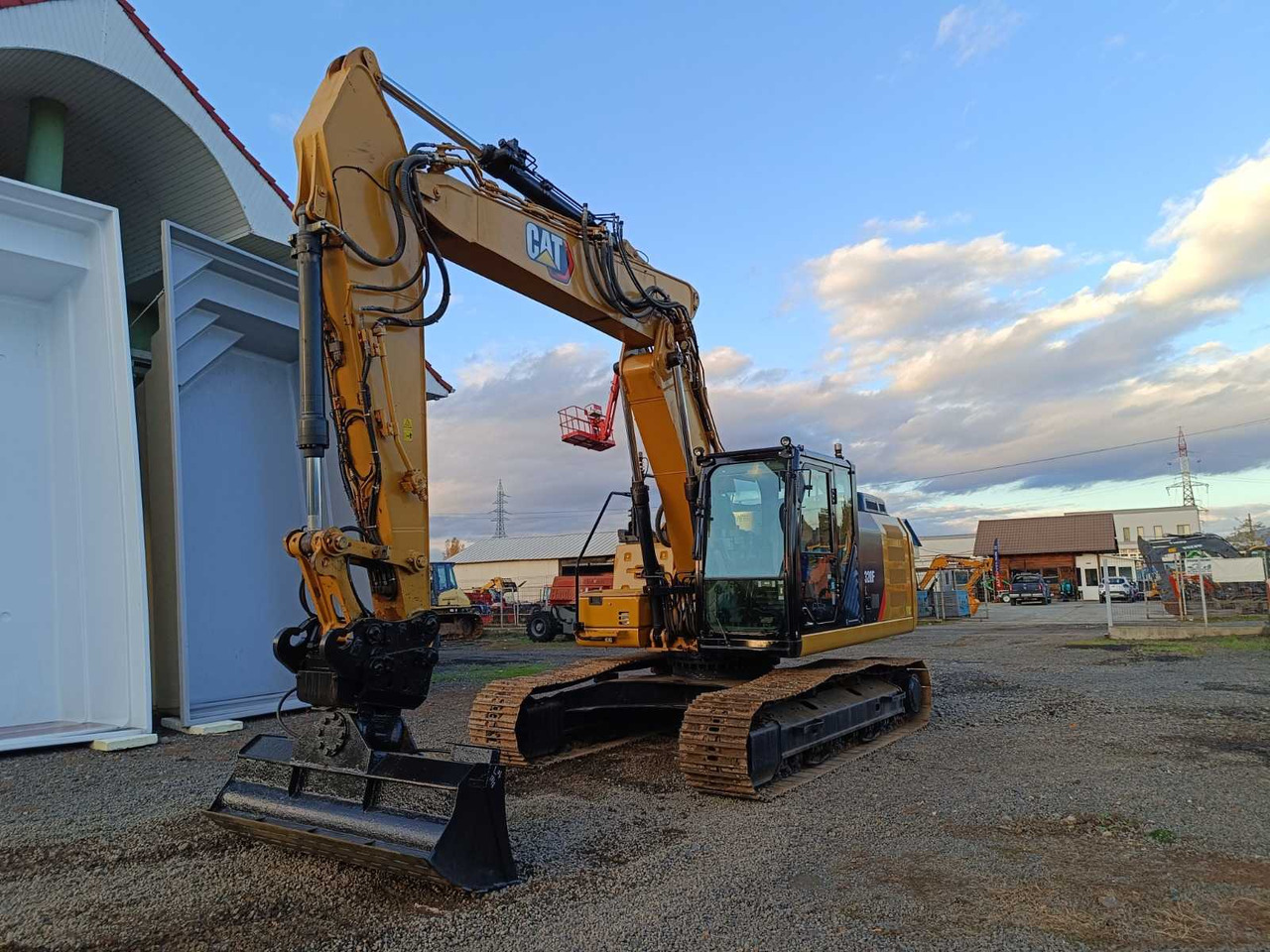 2017 CATERPILLAR 320FL TRACKED EXCAVATOR - Excavator: picture 4 2017 CATERPILLAR 320FL TRACKED EXCAVATOR - Excavator: picture 4