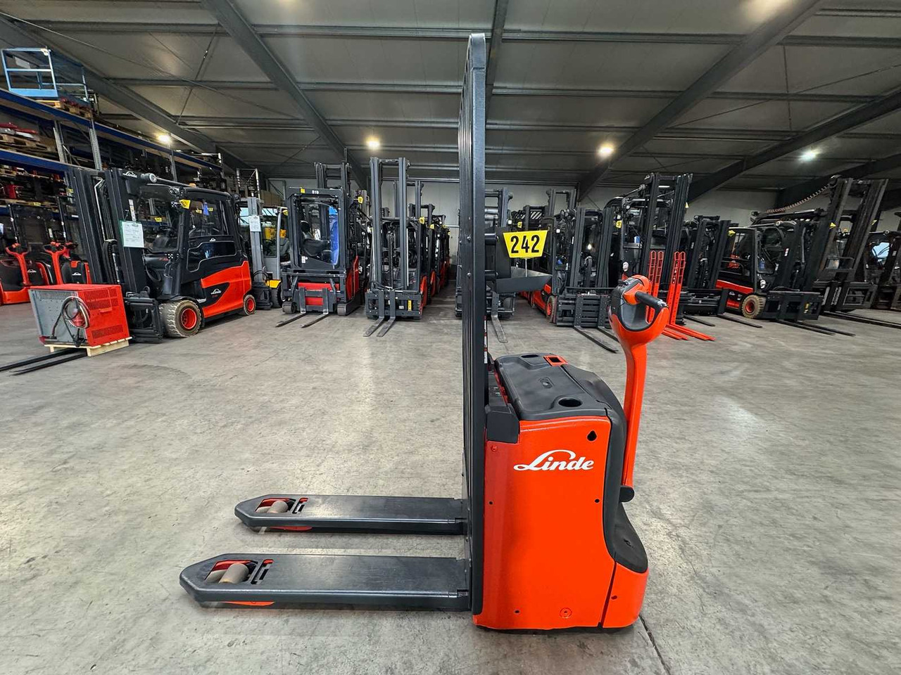 2017 LINDE T16L PALLET TRUCK ANT STACKER INITIAL STROKE 1,677 HOURS - Forklift: picture 2 2017 LINDE T16L PALLET TRUCK ANT STACKER INITIAL STROKE 1,677 HOURS - Forklift: picture 2