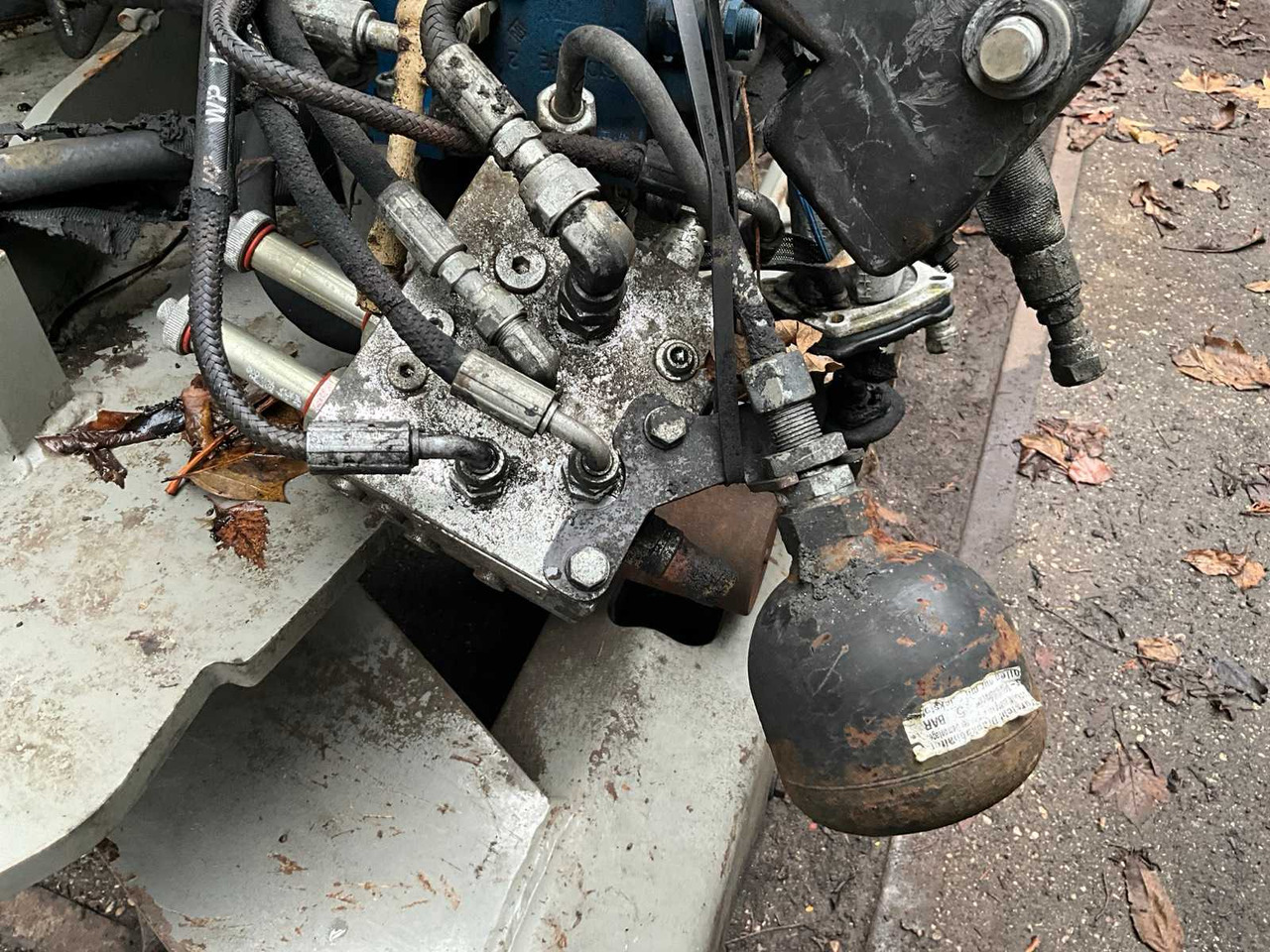 2017 VOLVO ECRD25D HARNESS HYDRAULIC MANIFOLDS & LINES - Mini excavator: picture 2 2017 VOLVO ECRD25D HARNESS HYDRAULIC MANIFOLDS & LINES - Mini excavator: picture 2