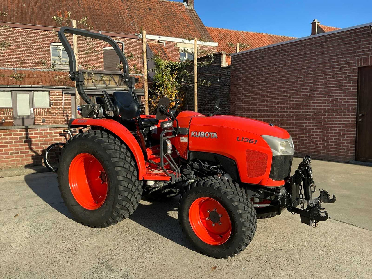 2020 KUBOTA L1361 FOUR WHEEL DRIVE FARM TRACTOR - Farm tractor: picture 4 2020 KUBOTA L1361 FOUR WHEEL DRIVE FARM TRACTOR - Farm tractor: picture 4