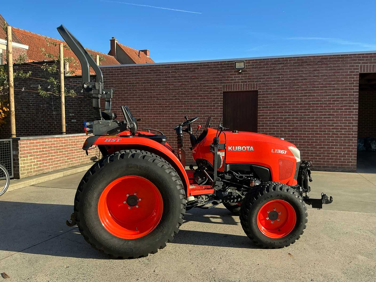 2020 KUBOTA L1361 FOUR WHEEL DRIVE FARM TRACTOR - Farm tractor: picture 5 2020 KUBOTA L1361 FOUR WHEEL DRIVE FARM TRACTOR - Farm tractor: picture 5