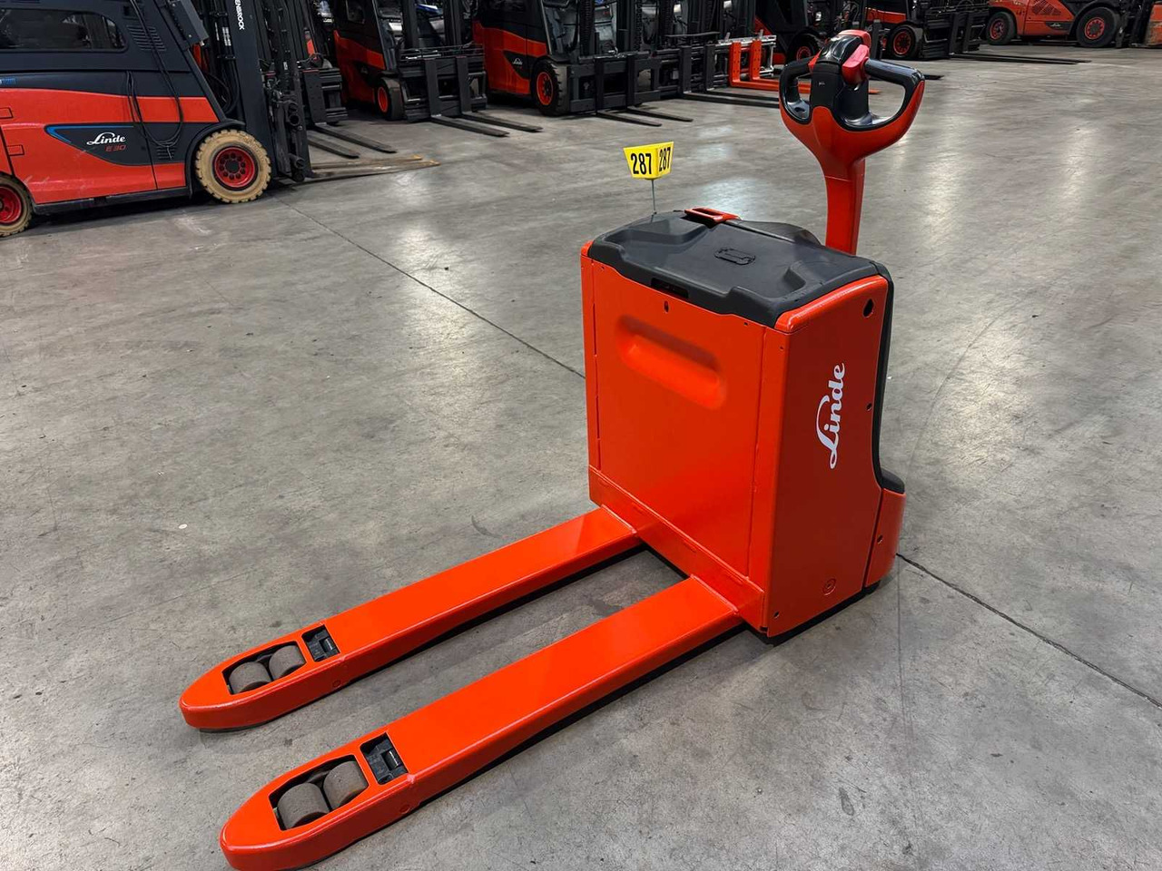 2020 SERVICE + UVV 12/2026 LINDE T16 1,600KG PALLET TRUCK ANT STACKER INITIAL STROKE 1,694 HOURS - Forklift: picture 2 2020 SERVICE + UVV 12/2026 LINDE T16 1,600KG PALLET TRUCK ANT STACKER INITIAL STROKE 1,694 HOURS - Forklift: picture 2
