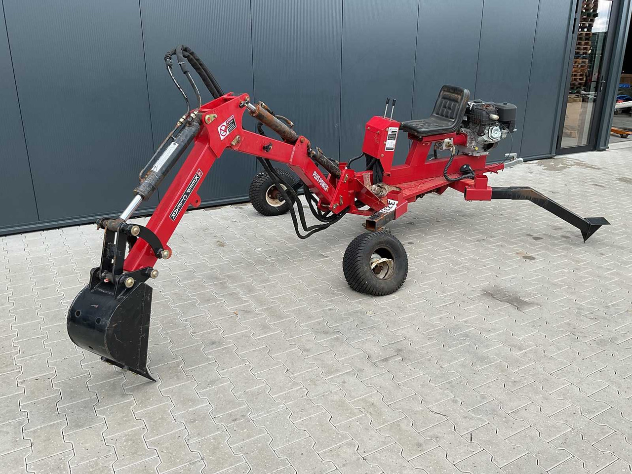 2021 EXCAVATOR WITH HITCH BACKHOE LOADER - Mini excavator: picture 2 2021 EXCAVATOR WITH HITCH BACKHOE LOADER - Mini excavator: picture 2