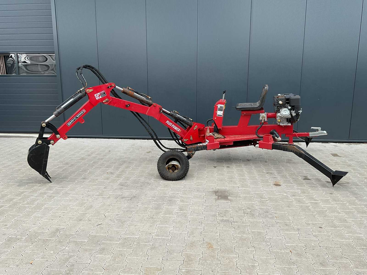 2021 EXCAVATOR WITH HITCH BACKHOE LOADER - Mini excavator: picture 1 2021 EXCAVATOR WITH HITCH BACKHOE LOADER - Mini excavator: picture 1