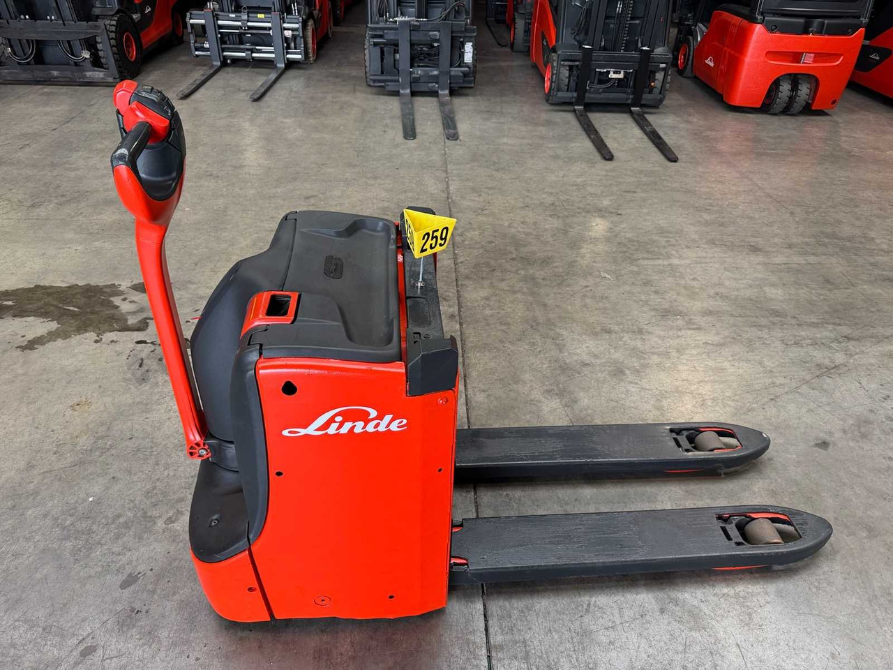 2021 LINDE T16L PALLET TRUCK ANT STACKER INITIAL STROKE 1,675 HOURS - Forklift: picture 5 2021 LINDE T16L PALLET TRUCK ANT STACKER INITIAL STROKE 1,675 HOURS - Forklift: picture 5