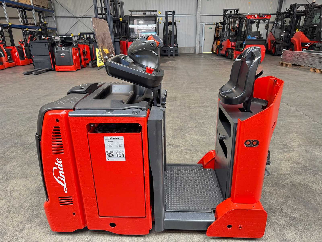 2023 SERVICE + UVV 06/2026 LINDE P50C 5.000KG TRACTOR TOWING VEHICLE TRACTOR 2.633 HOURS 500AH BATTERY - Forklift: picture 5 2023 SERVICE + UVV 06/2026 LINDE P50C 5.000KG TRACTOR TOWING VEHICLE TRACTOR 2.633 HOURS 500AH BATTERY - Forklift: picture 5