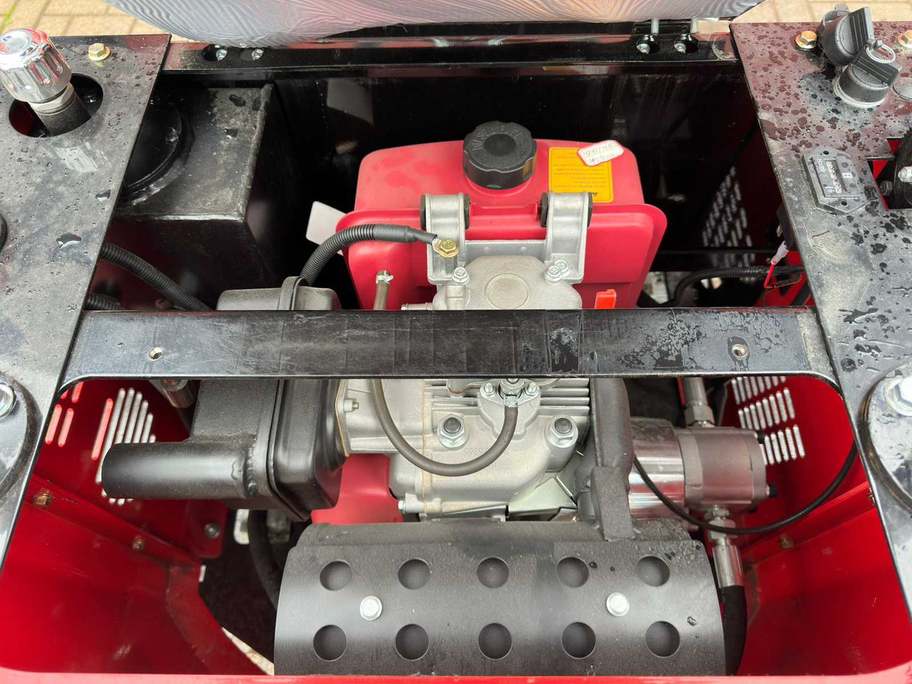 Mini excavator 2024 JPC HT12 RED MINI EXCAVATOR: picture 7 Mini excavator 2024 JPC HT12 RED MINI EXCAVATOR: picture 7