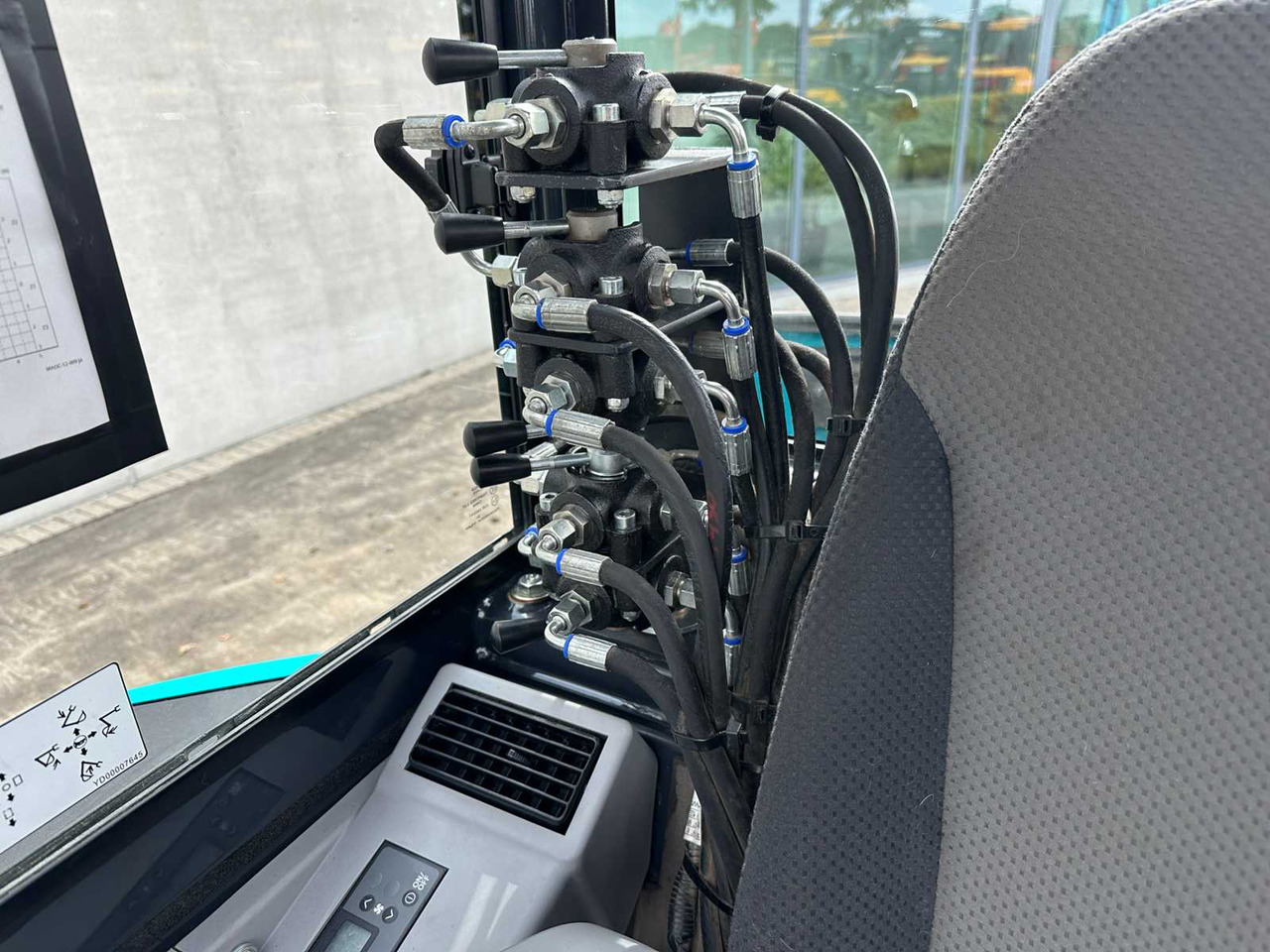 Excavator AIRMAN - 2023 - AX33U-7 - MIDI EXCAVATOR: picture 36 Excavator AIRMAN - 2023 - AX33U-7 - MIDI EXCAVATOR: picture 36