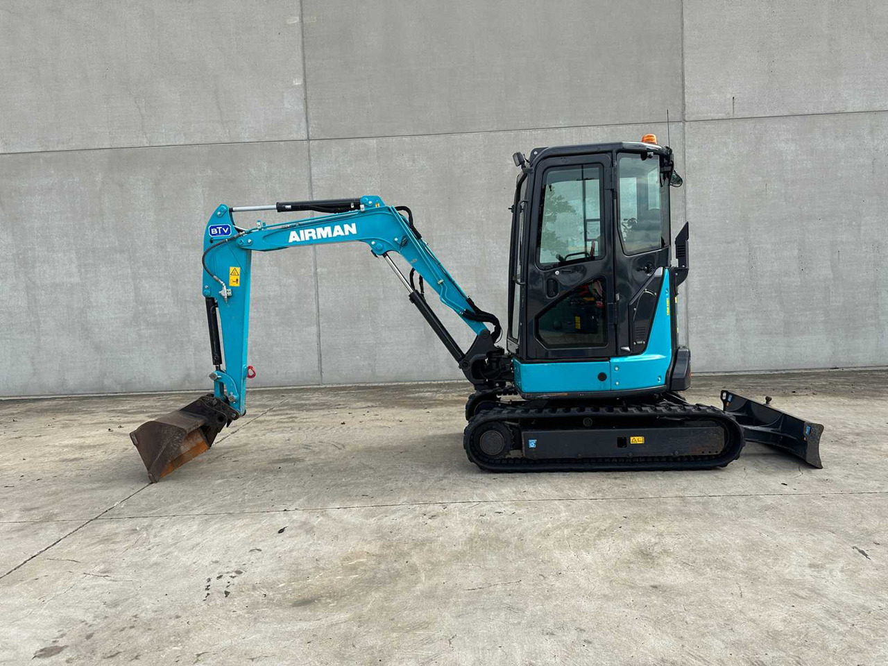 Excavator AIRMAN - 2023 - AX33U-7 - MIDI EXCAVATOR: picture 7 Excavator AIRMAN - 2023 - AX33U-7 - MIDI EXCAVATOR: picture 7
