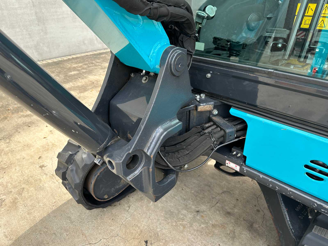 Excavator AIRMAN - 2023 - AX33U-7 - MIDI EXCAVATOR: picture 13 Excavator AIRMAN - 2023 - AX33U-7 - MIDI EXCAVATOR: picture 13