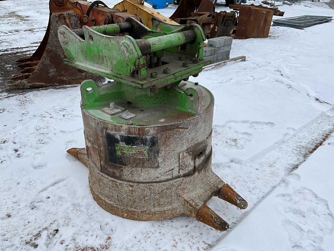 Zanetti ZMH-TH 105/9 ECOMAG - Attachment for Excavator: picture 2 Zanetti ZMH-TH 105/9 ECOMAG - Attachment for Excavator: picture 2