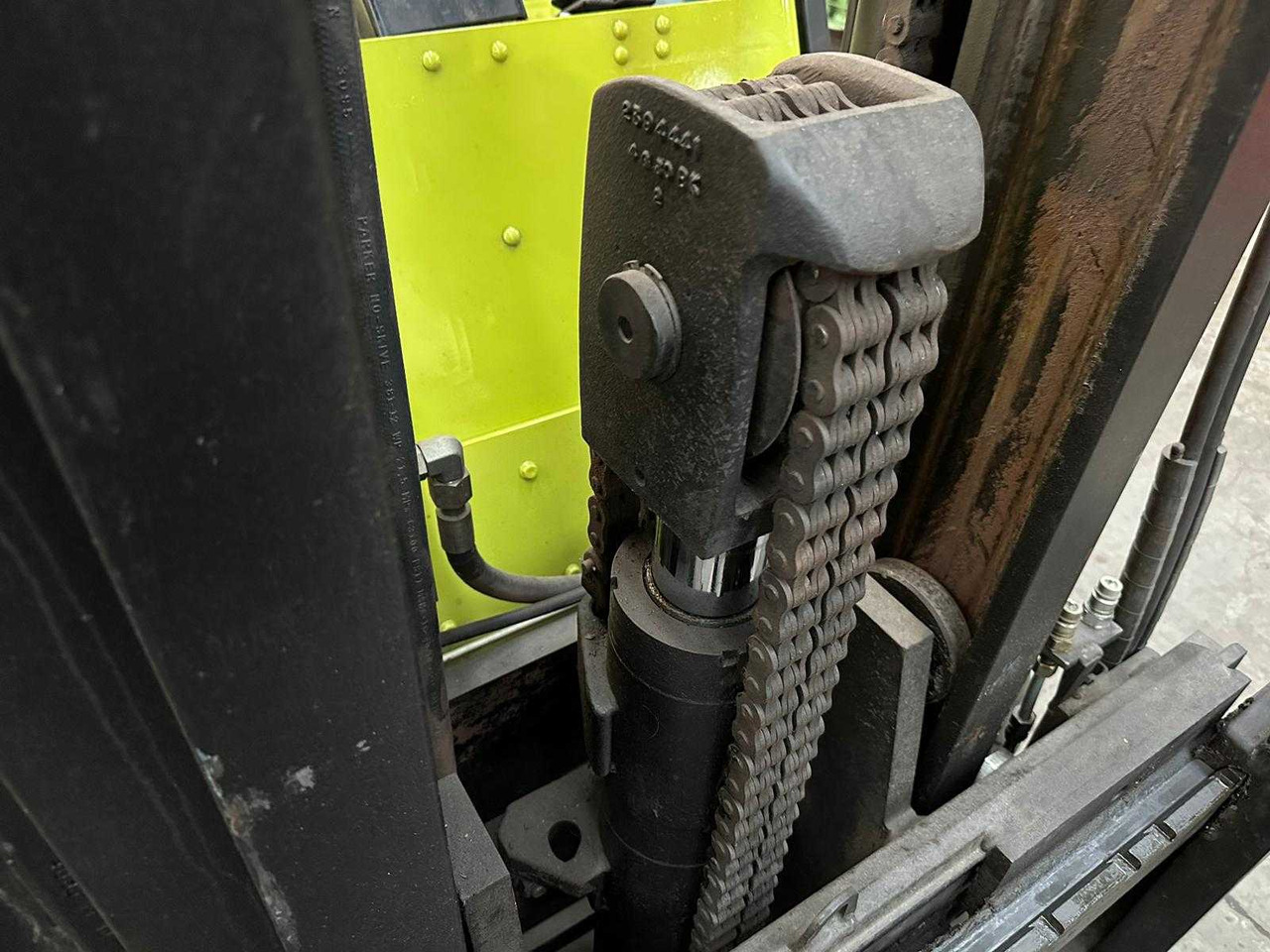 CLARK - GPX 40 D - FORKLIFT TRUCKS - 1996 - Forklift: picture 5 CLARK - GPX 40 D - FORKLIFT TRUCKS - 1996 - Forklift: picture 5