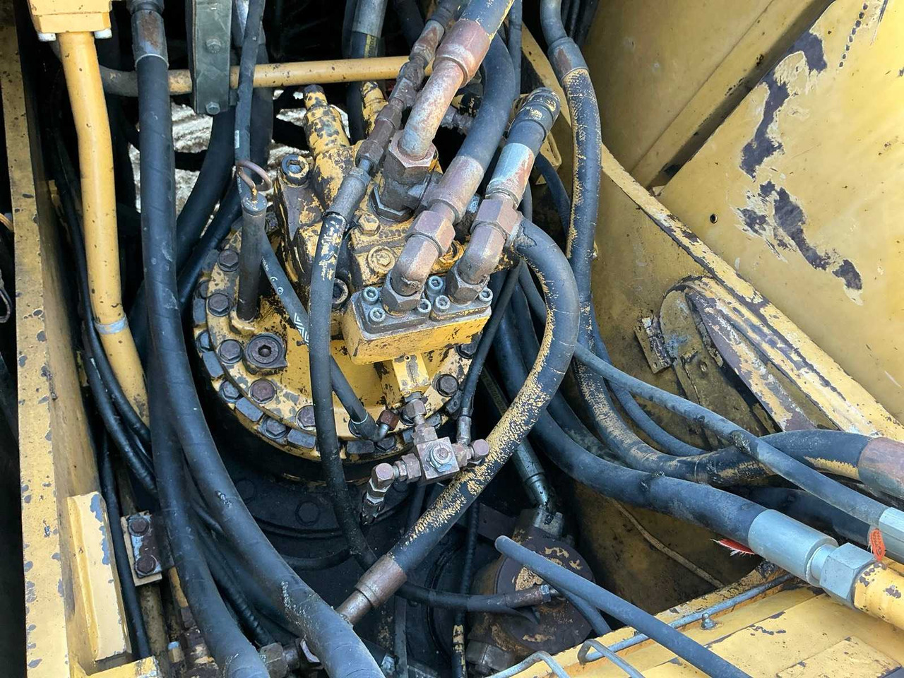 Caterpillar CATERPILLAR - 320 L - TRACKED EXCAVATOR - 1995 - Crawler excavator: picture 2 Caterpillar CATERPILLAR - 320 L - TRACKED EXCAVATOR - 1995 - Crawler excavator: picture 2