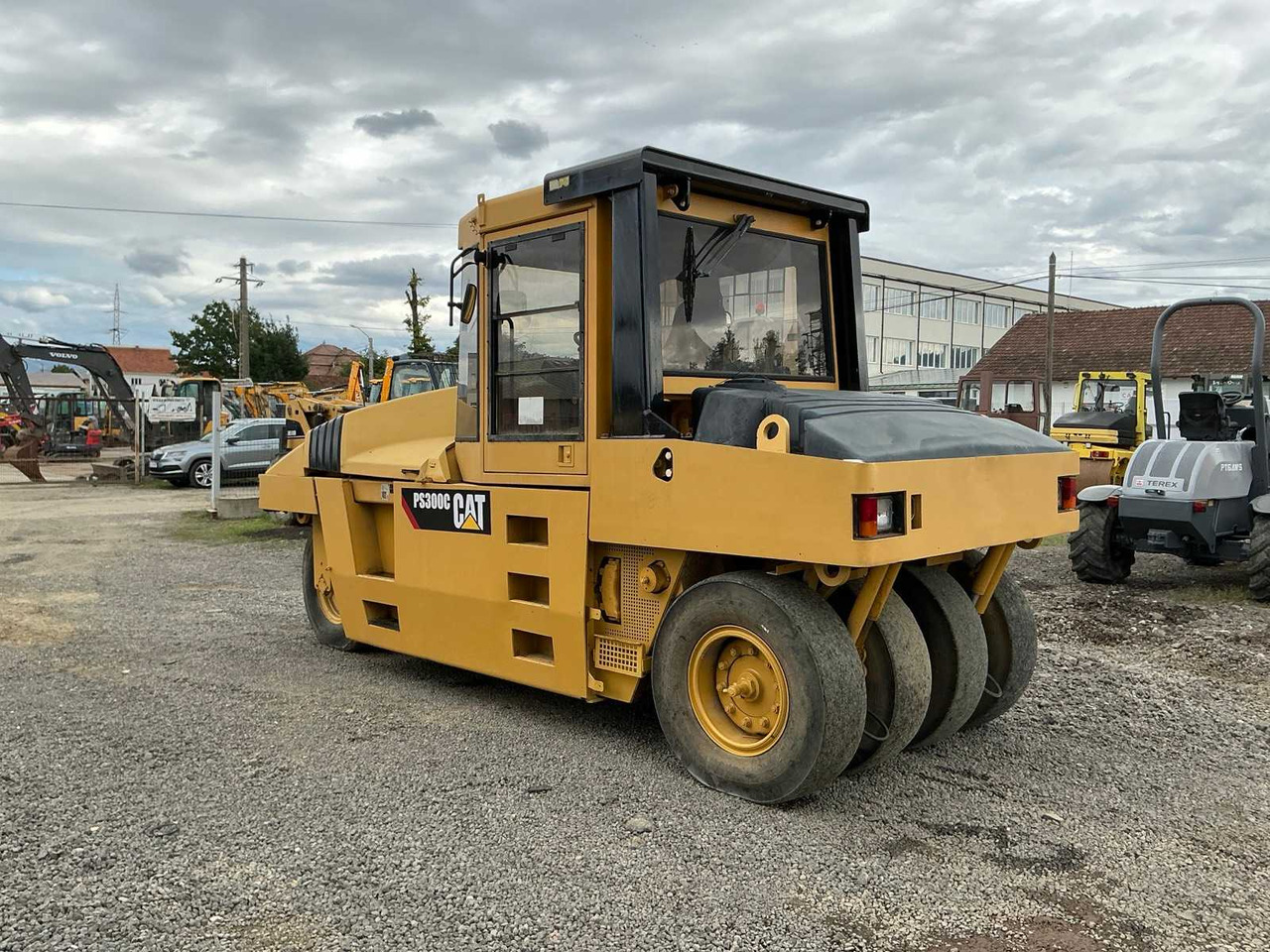 Caterpillar PS 300C - Pneumatic roller: picture 1 Caterpillar PS 300C - Pneumatic roller: picture 1
